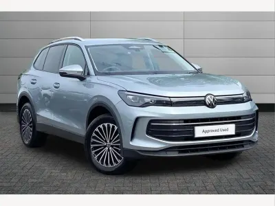 Begagnad VW Tiguan Match 204 HK (150 kW) 2025 Silver SUV
