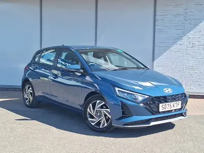Used Hyundai i20 Advanced 100 HP (73 kW) 2025 Blue Hatchback