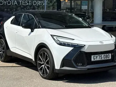 Used Toyota C-HR Premium 197 HP (144 kW) 2025 White SUV