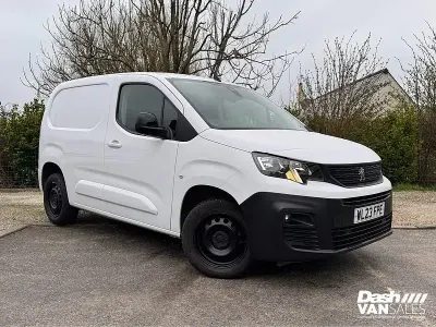 Second-hand Peugeot Partner Premium 131 CP (96 kW) 2023 Alb Monovolum