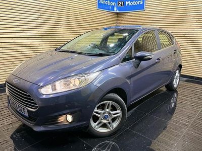 Begagnad Ford Fiesta Zetec 82 HK (60 kW) 2013 Grå Halvkombi