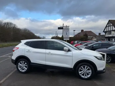 Used Nissan Qashqai Acenta Premium 130 HP (95 kW) 2014 White SUV