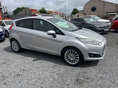 Used Ford Fiesta Zetec 100 HP (73 kW) 2014 Silver Hatchback