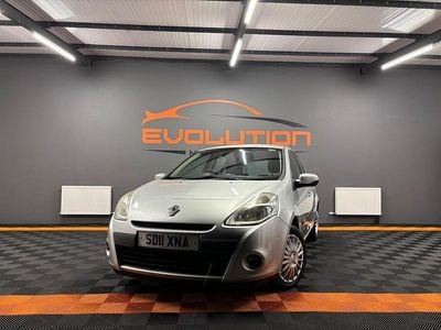 Used Renault Clio II Expression 2011 Silver Hatchback