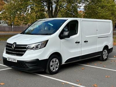 White Used 2023 Renault Trafic Business MPV | £13,995 (Good price)