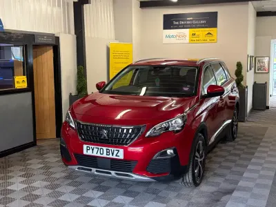 Gebraucht Peugeot 5008 Allure 130 PS (95 kW) 2020 Rot SUV
