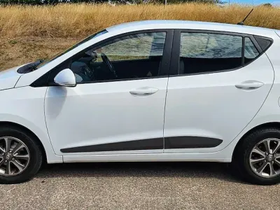 Used Hyundai i10 Premium 2015 Artic white Hatchback
