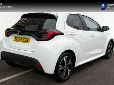 Usata Toyota Yaris Hybrid Design 113 CV (83 kW) 2024 Bianco Utilitaria