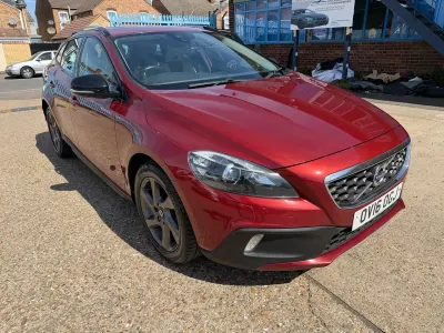 Used Volvo V40 2016 Red Hatchback
