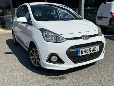 Used Hyundai i10 Premium 87 HP (63 kW) 2016 White Hatchback