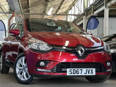 Used Renault Clio Dynamique 75 HP (55 kW) 2017 Red Hatchback