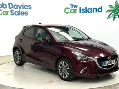 Używany Mazda 2 Inclusive 116 KM (85 kW) 2018 Czerwony Hatchback
