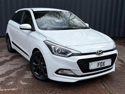 Used Hyundai i20 Premium 120 HP (88 kW) 2016 White Hatchback
