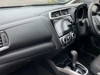 Second-hand Honda Jazz Sport 130 CP (95 kW) 2019 Alb Hatchback