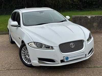 Used Jaguar XF Sportbrake Business Edition 163 HP (119 kW) 2013 White Estate