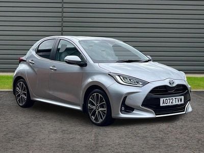 Używany Toyota Yaris 116 KM (85 kW) 2022 Srebrny Hatchback