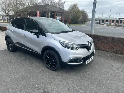 Used Renault Captur Dynamique 90 HP (66 kW) 2016 Silver SUV