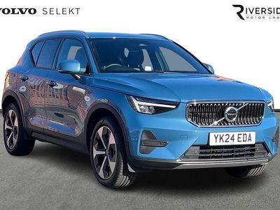 Begagnad Volvo XC40 Core 2024 Blå SUV