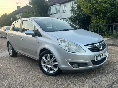 Used Vauxhall Corsa Design Edition 90 HP (66 kW) 2009 Silver Hatchback