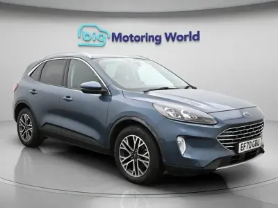 Usado Ford Kuga Titanium 120 HP (88 kW) 2021 Azul SUV