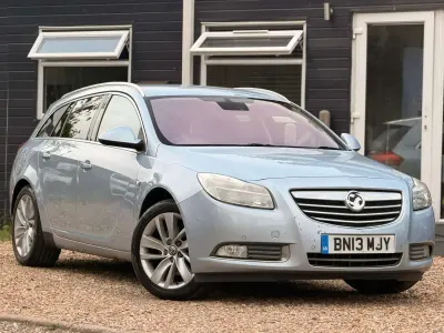 Used Vauxhall Insignia SRi 160 HP (117 kW) 2013 Silver Estate