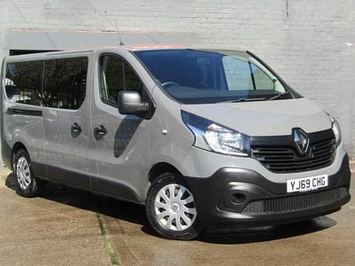Begagnad Renault Trafic Business 2019 Grå Minibuss