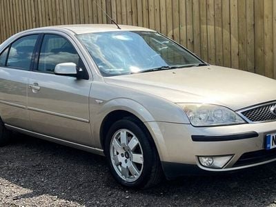 Used Ford Mondeo Zetec 143 HP (105 kW) 2005 Grey Hatchback