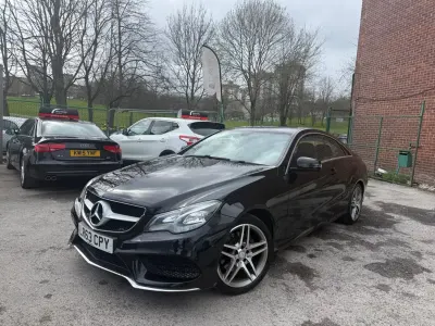 Gebraucht Mercedes E220 AMG 170 PS (125 kW) 2013 Schwarz Coupé