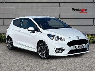 Begagnad Ford Fiesta ST-Line 121 HK (88 kW) 2018 Vit Halvkombi