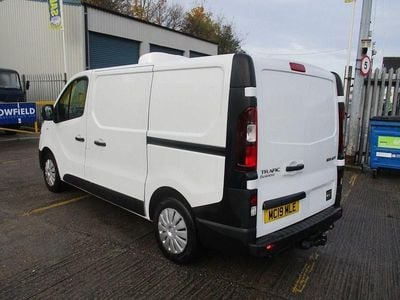 White Used 2019 Renault Trafic Business MPV | £7,995 (Super price)