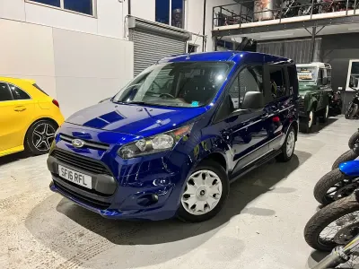 Used Ford Tourneo Connect Zetec 100 HP (73 kW) 2016 Blue MPV