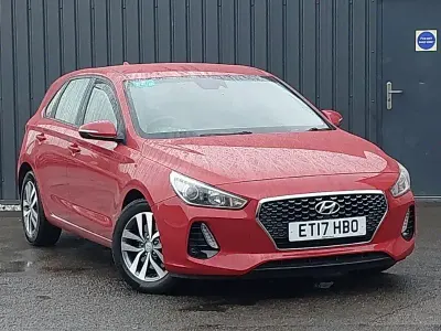 Used Hyundai i30 SE 120 HP (88 kW) 2017 Red Hatchback