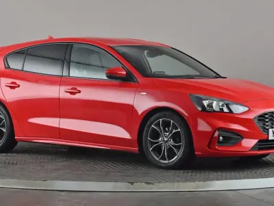 Begagnad Ford Focus ST-Line 125 HK (91 kW) 2019 Röd Halvkombi
