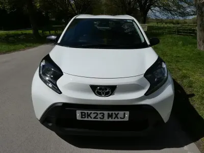 Used Toyota Aygo PURE 72 HP (52 kW) 2023 White Hatchback