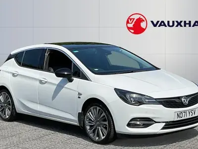 Used Vauxhall Astra Edition 145 HP (106 kW) 2021 White Hatchback