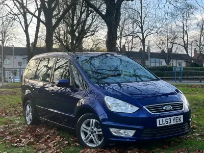 Usado Ford Galaxy Zetec 140 HP (102 kW) 2013 Azul Monovolume