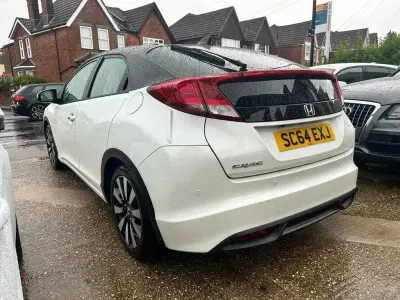 Used Honda Civic SE Plus 2015 White Hatchback