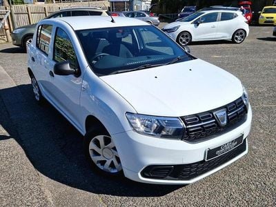 Begagnad Dacia Sandero Essentiel 2019 Vit Halvkombi