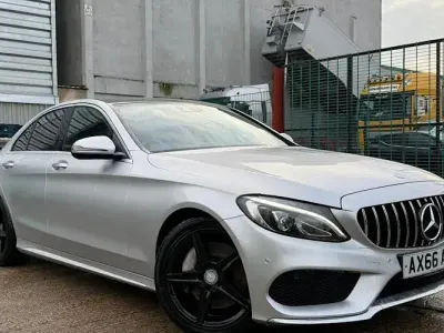 Begagnad Mercedes C250 AMG Line Premium Plus 204 HK (150 kW) 2016 Silver Sedan
