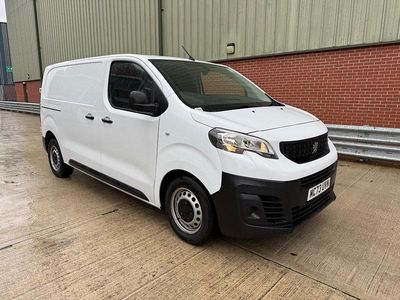 White Used 2023 Peugeot Expert Premium Van | £15,499 (Fair price)