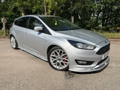 Used Ford Focus ST-Line 140 HP (102 kW) 2018 Silver Hatchback