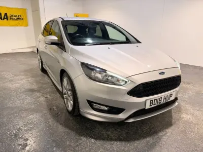 Używany Ford Focus ST-Line 140 KM (102 kW) 2018 Srebrny Hatchback