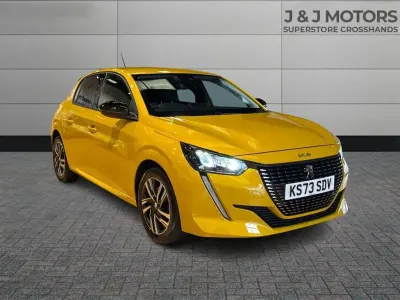 Used Peugeot 208 Allure+ 100 HP (73 kW) 2023 Yellow Hatchback