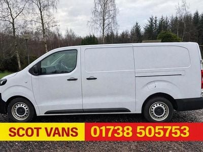 Used Vauxhall Vivaro 100 HP (73 kW) 2022 White MPV