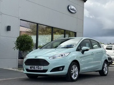 Used Ford Fiesta Zetec 82 HP (60 kW) 2016 Green Hatchback