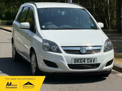 Used Vauxhall Zafira 120 HP (88 kW) 2014 White MPV