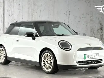 Used Mini Cooper SE Hatch 158 kW (215 HP) 2025 White Hatchback