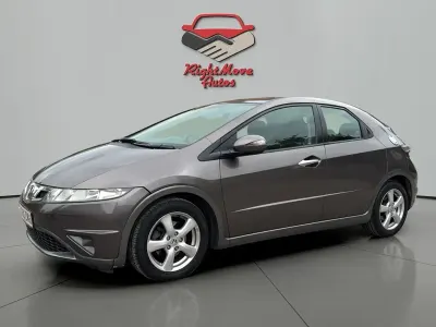 Używany Honda Civic SE 140 KM (102 kW) 2010 Srebrny Hatchback
