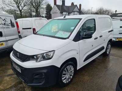 Used Peugeot Partner 131 HP (96 kW) 2022 White MPV