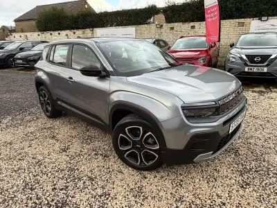 Begagnad Jeep Avenger Altitude 100 HK (73 kW) 2025 Grå SUV